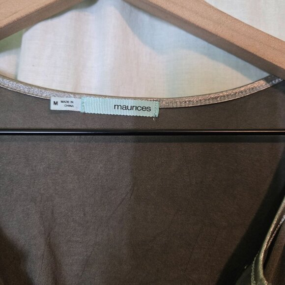 Maurices long-sleeve t-shirt womens Medium taupe v-neck pocket - Picture 3 of 8